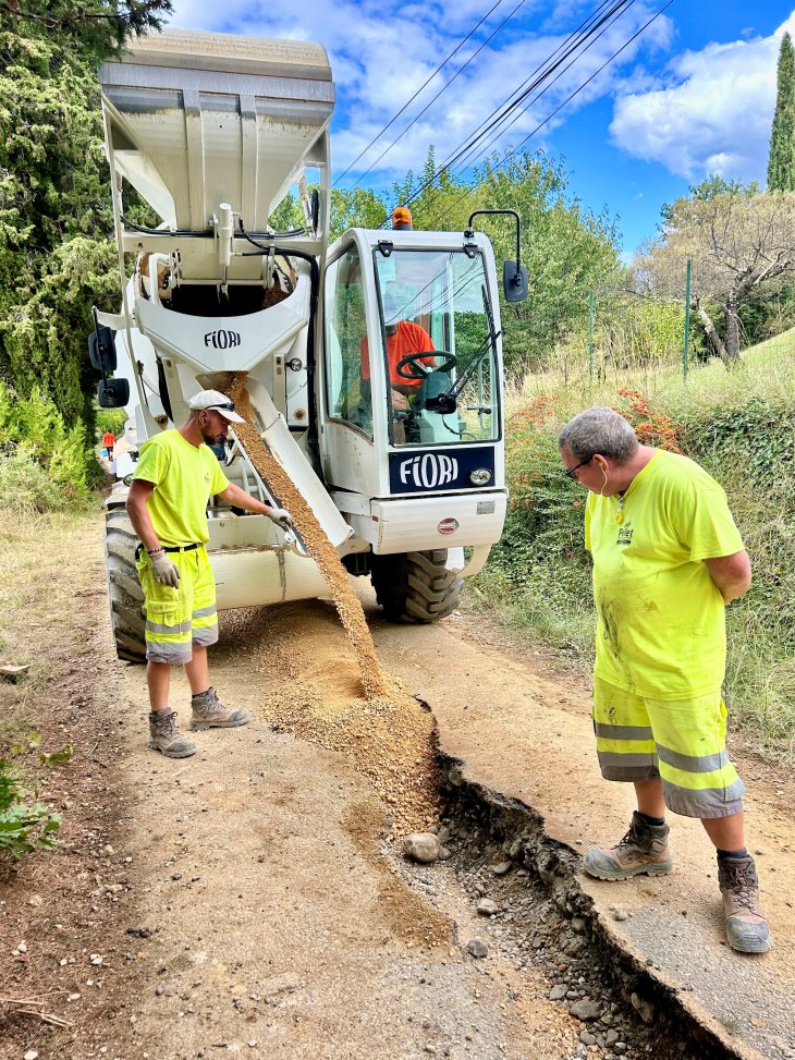 Avancement du chantier de renforcement des réseaux d'adduction d'eau potable au Clos du Portail à Barjac Avancement du chantier de renforcement des réseaux d'adduction d'eau potable au Clos du Portail à Barjac