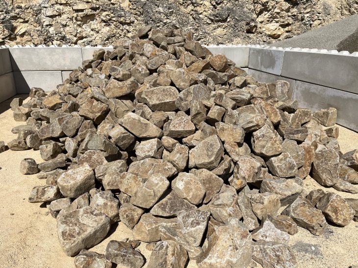 Pierre à bâtir Nos produits Carrière et travaux publics SAS Pellet